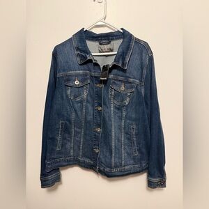 Torrid denim trucker jacket NWT